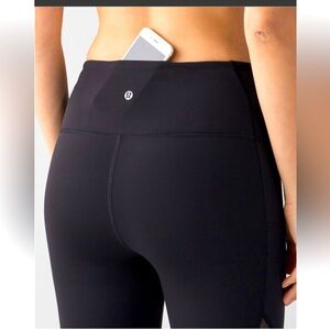 LULULEMON BODY CON CROP 21” BLACK COLOR SIZE 8 EUC